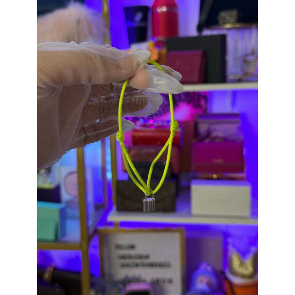 LOUIS VUITTON Lockit 925 silver Lock Neon Bracelet - Picture 6 of 8